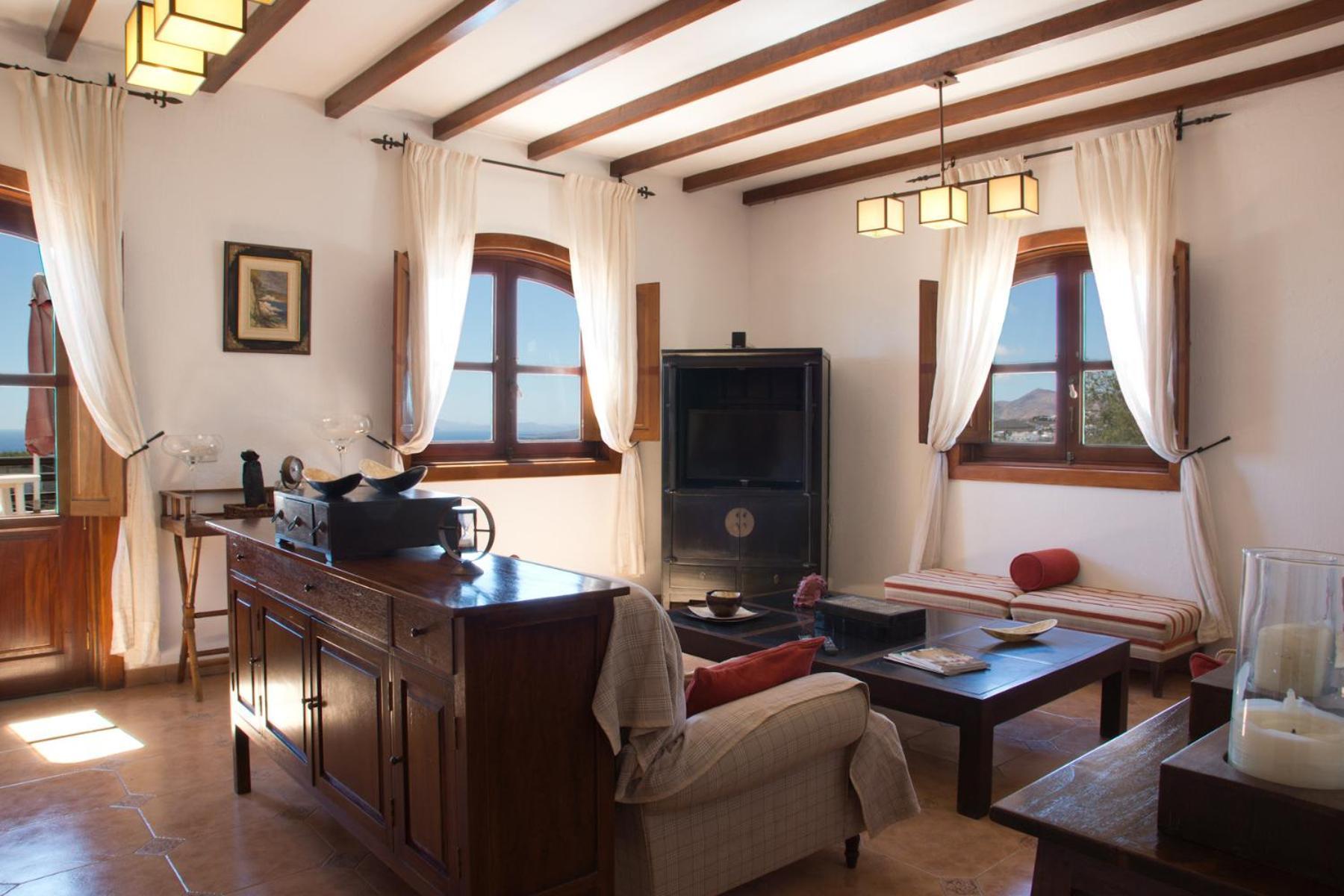 Macher Villa